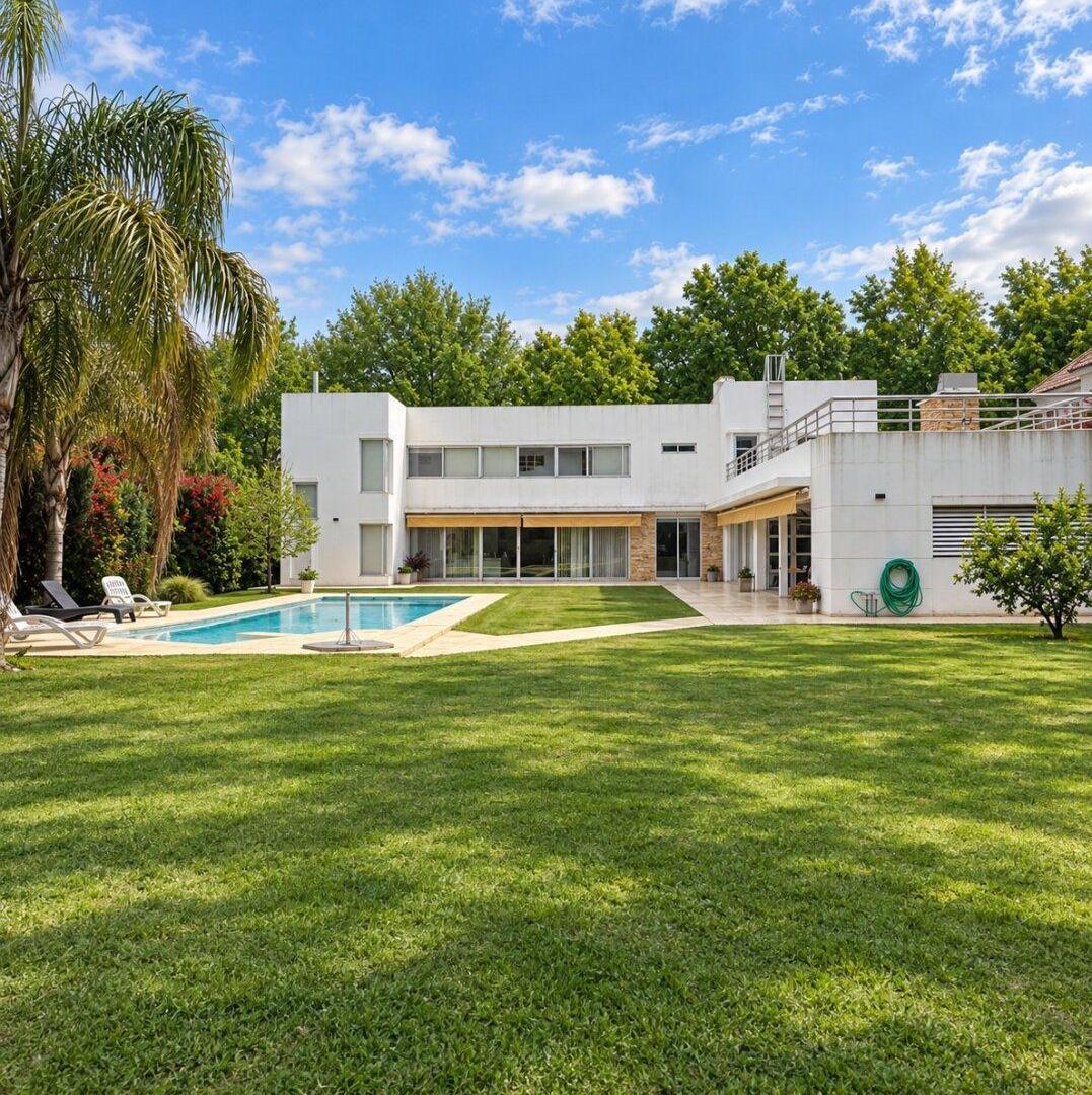 Foto de Casa en venta en Los Álamos, Ibarlucea – 550 m² cubiertos sobre 2.200, imagen 1