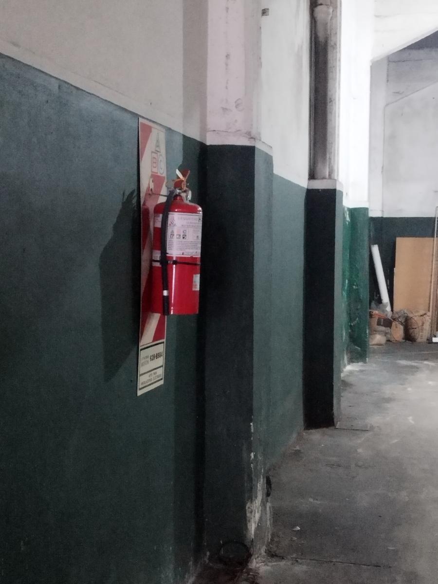 Foto de Cochera en HAEDO - Cubierta con Porton Automatico - comoda y segura, imagen 5