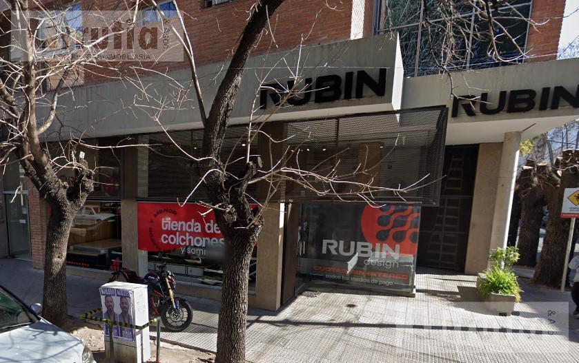 Local en Moron