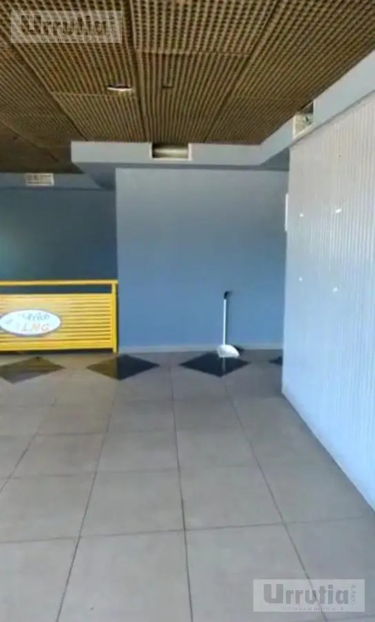 LOCAL DE 300 m² 2