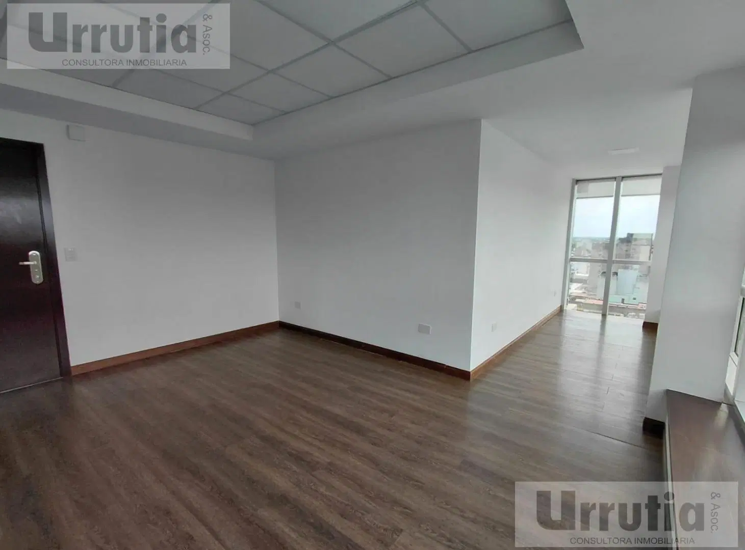 PISO DE OFICINAS 4
