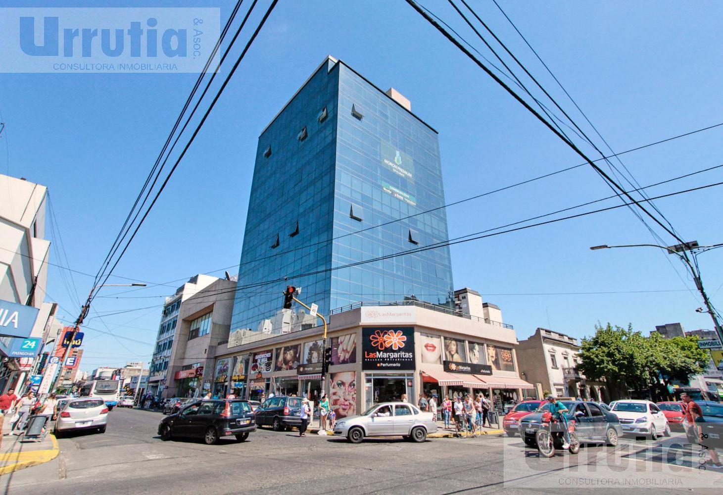OFICINAS -MORON PREMIUM-CON COCHERA Y BAULERA