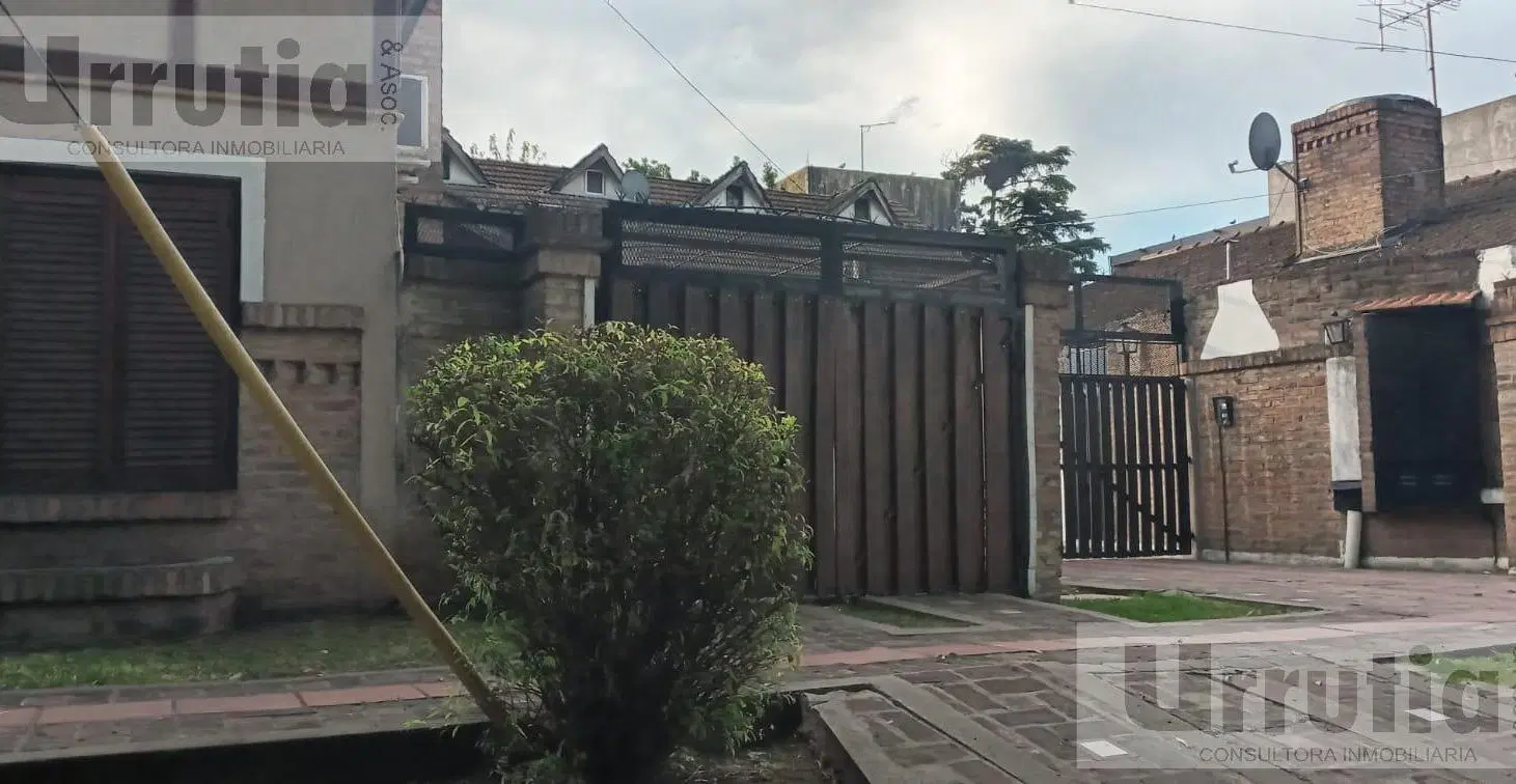Casa PH al frente Ratti y Posta e pardo  Ituzaingo norte 3