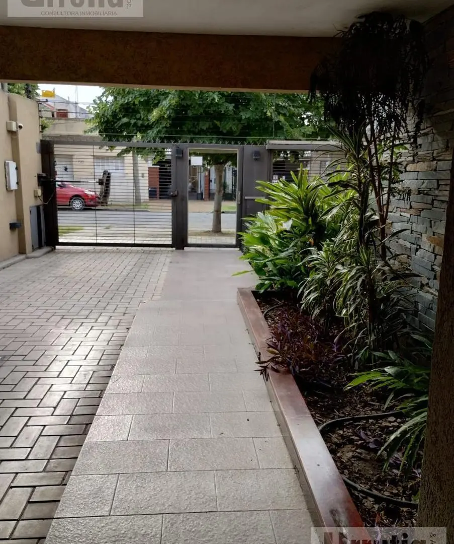 Departamento en Moron Sur 5
