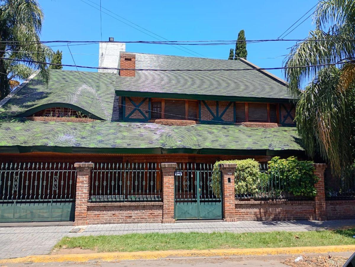 Chalet en excelente estado 7 ambientes USO PROFESIONAL