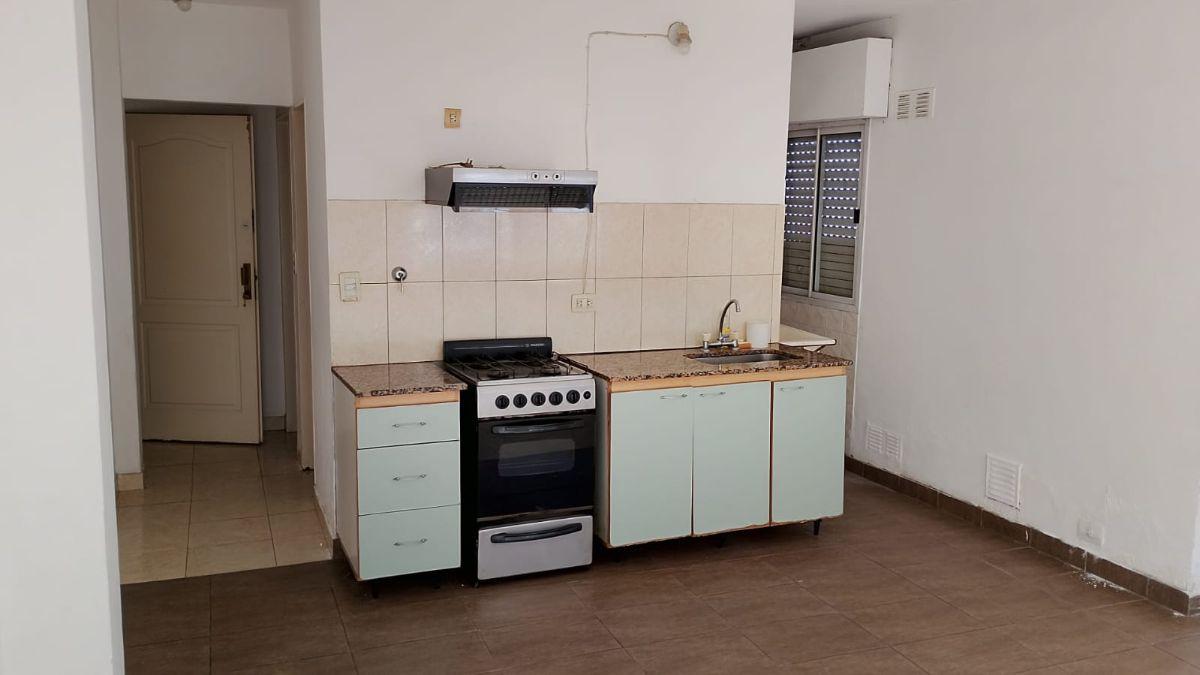 Foto de PH con 1 Dormitorio de 37 m² y patio ,en Alquiler en Ciudadela,en Planta Alta, imagen 3