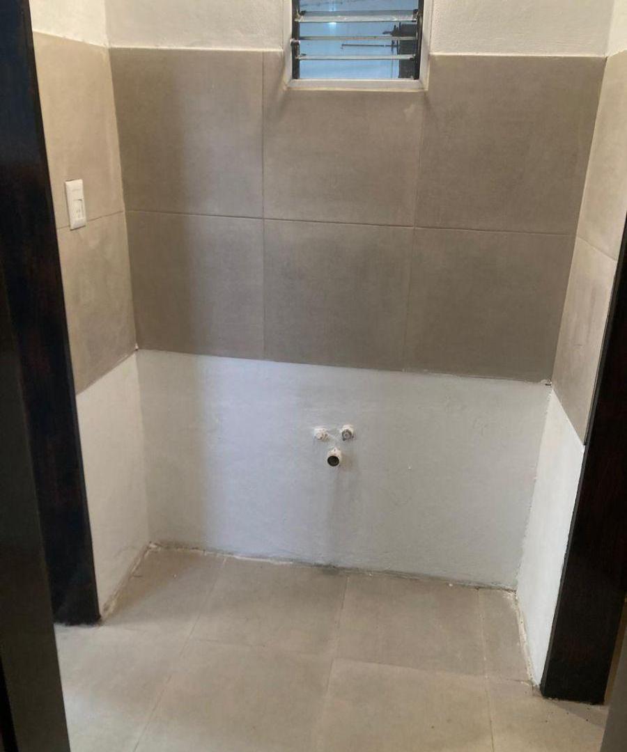 Foto de Depósito de 200 m² en alquiler en Ituzaingó, imagen 2