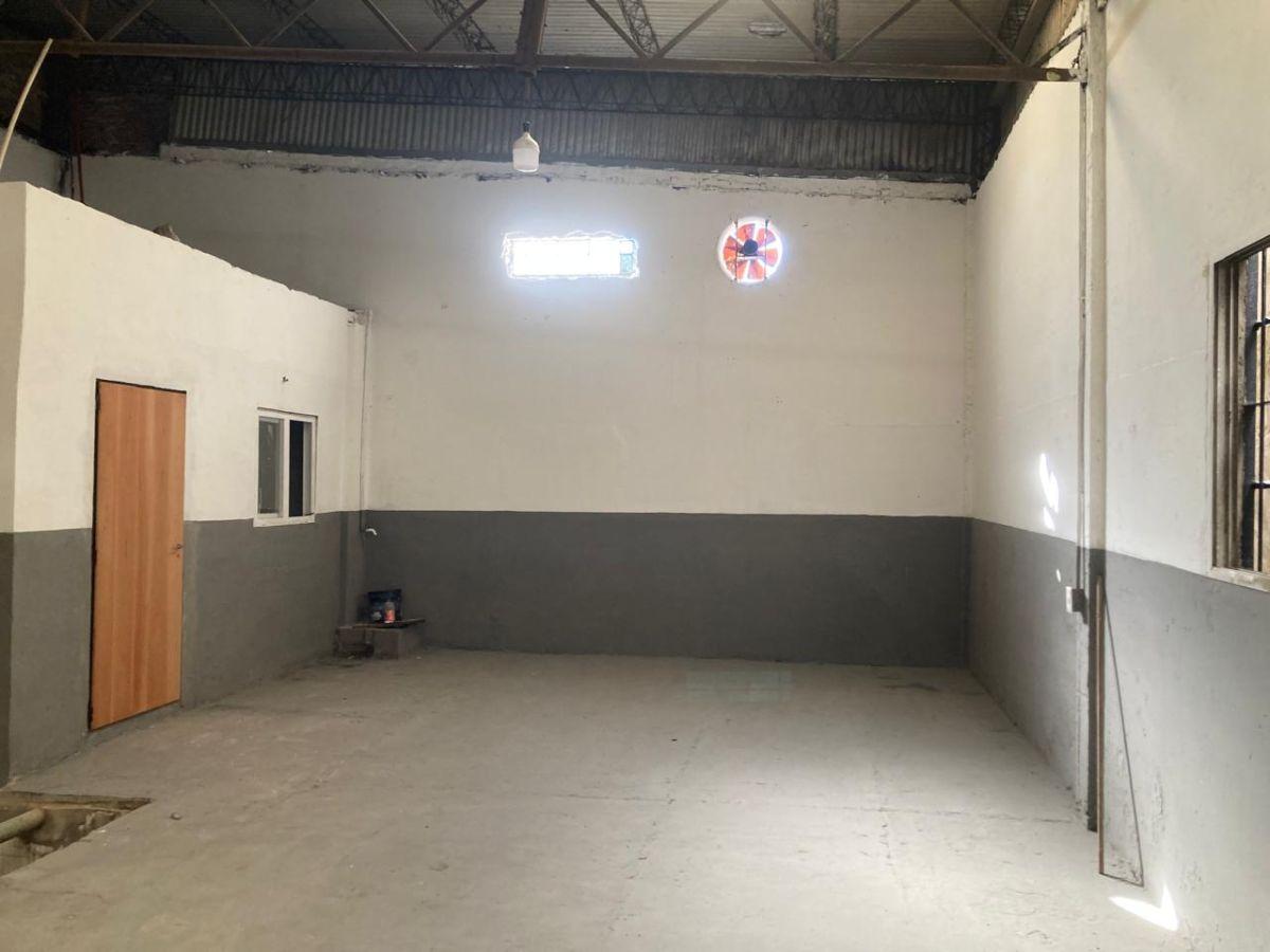 Foto de Depósito de 200 m² en alquiler en Ituzaingó, imagen 4