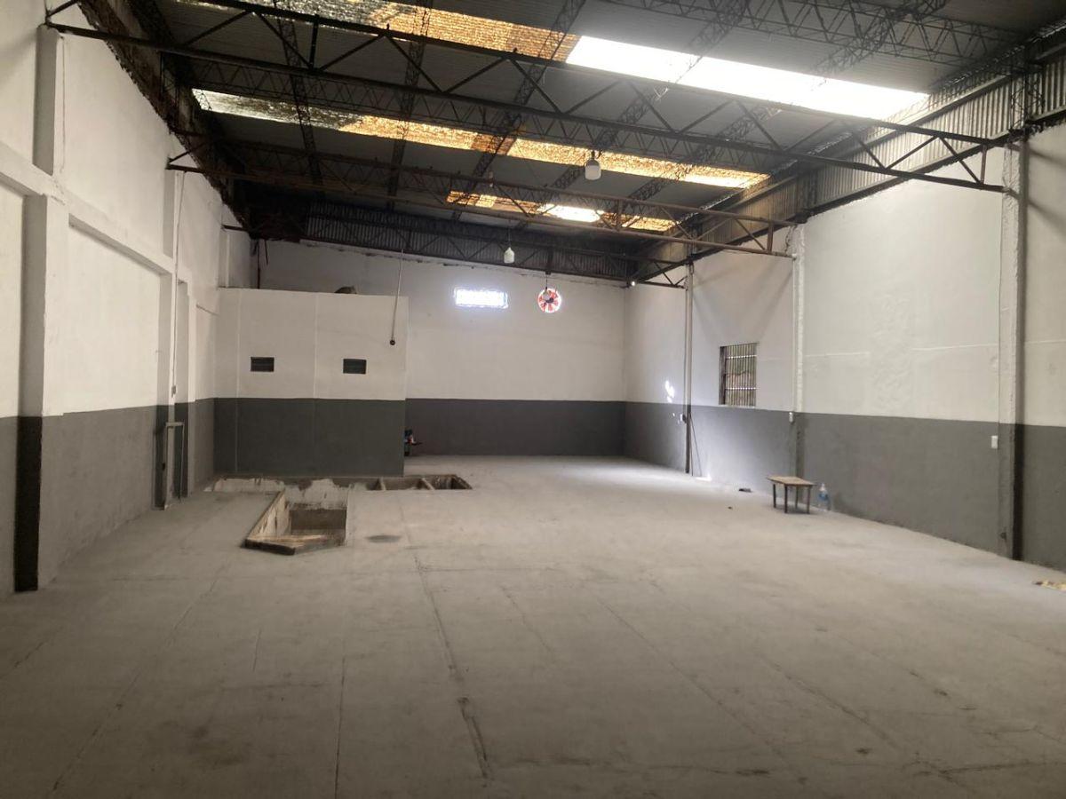 Foto de Depósito de 200 m² en alquiler en Ituzaingó, imagen 3
