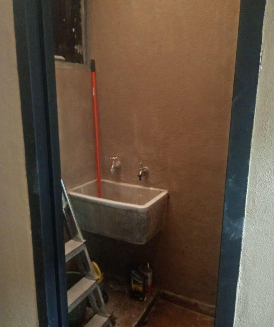 Foto de PH DUPLEX de 80 m² DE TRES AMBIENTES CON COCHERA en alquiler en Villa Sarmiento, imagen 4