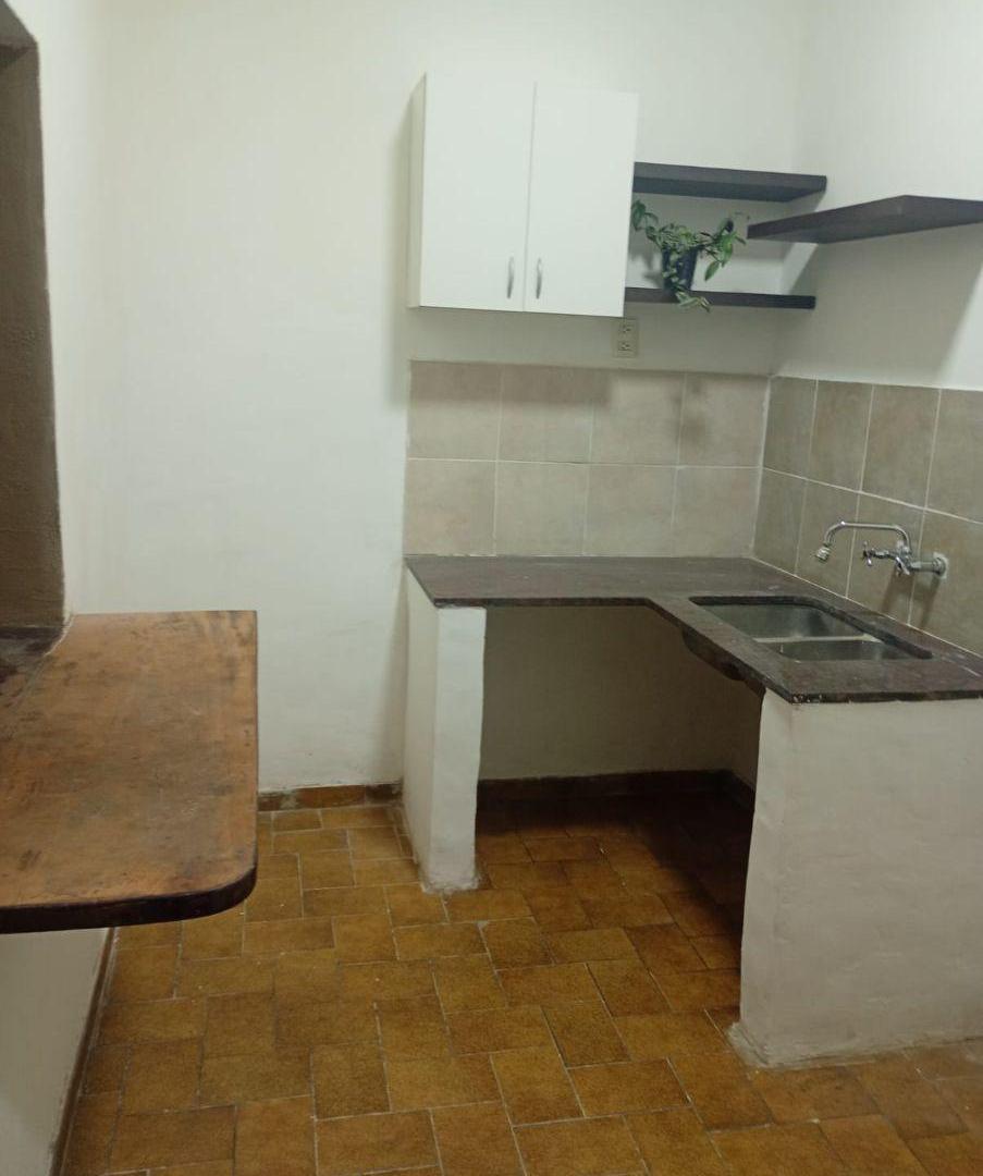 Foto de PH DUPLEX de 80 m² DE TRES AMBIENTES CON COCHERA en alquiler en Villa Sarmiento, imagen 3