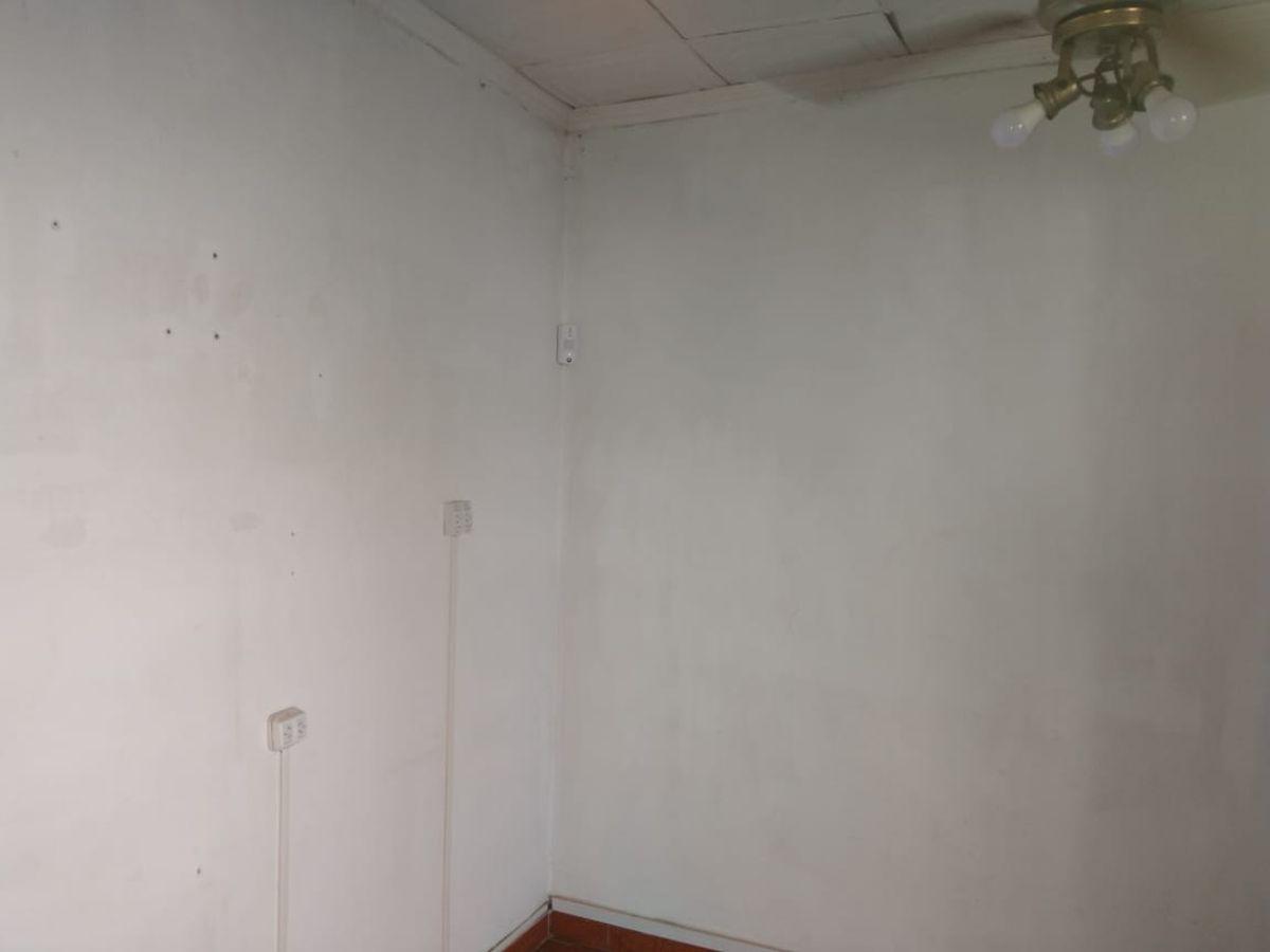 Foto de DEPARTAMENTO DE TRES AMBIENTES CON COCHERA POR ESCALERA TERCER PISO, imagen 3