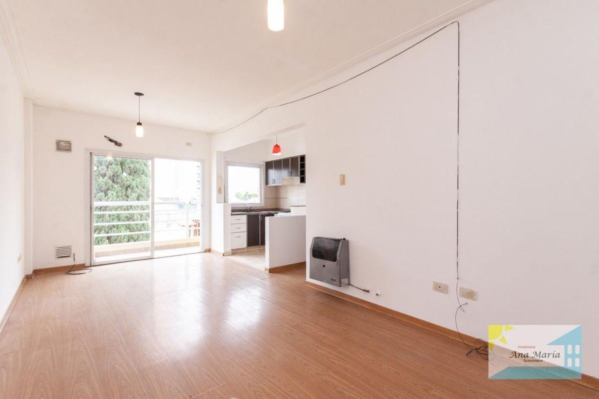 Foto de Departamento de 2 Ambientes con Balcón en Lanús Este EN VENTA, imagen 4