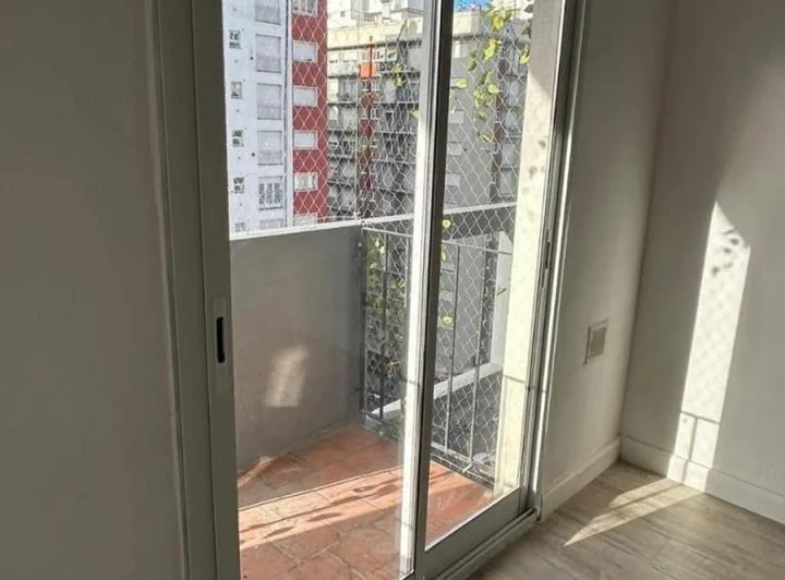 Departamento en  venta 1 ambiente al frente con balcón 4