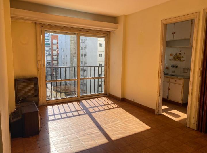 Departamento 2 ambientes al contra frente en alquiler anual 2