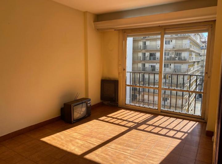Departamento 2 ambientes al contra frente en alquiler anual 1