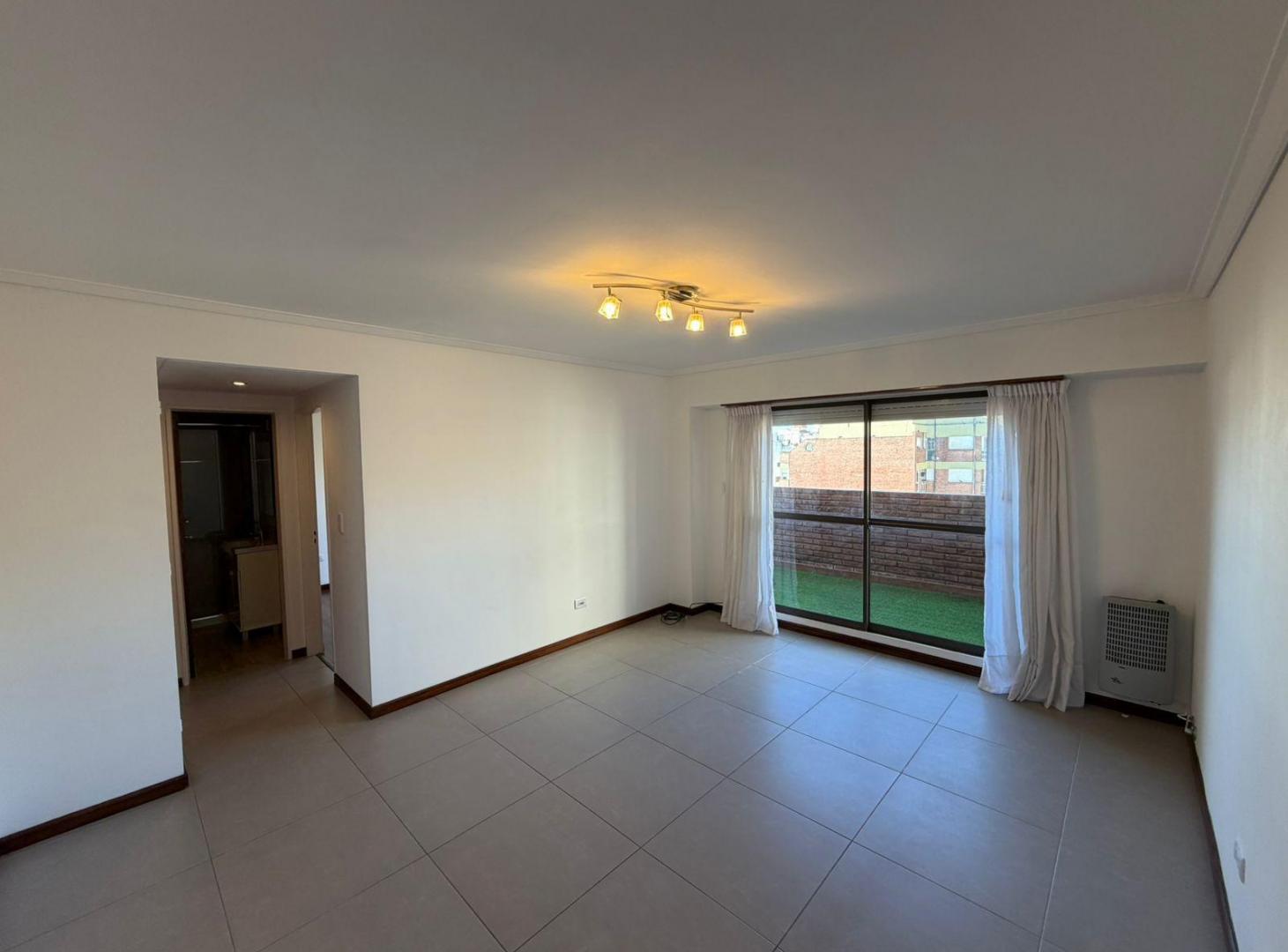 Departamento en venta 2 ambientes con balcon terraza y cochera.