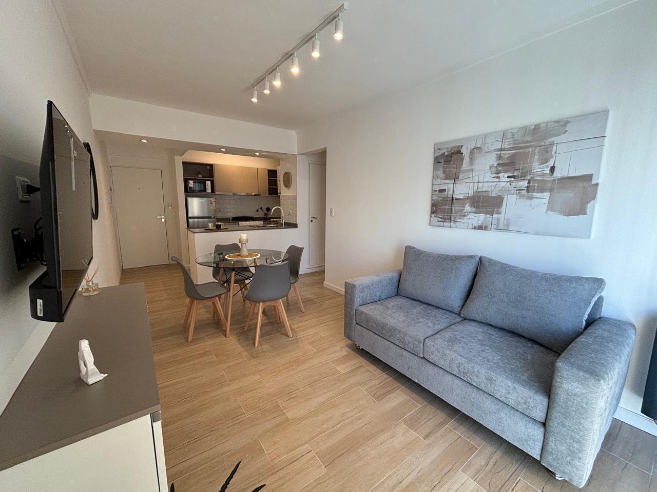 Departamento en venta 2 ambientes a la calle con balcon frances.