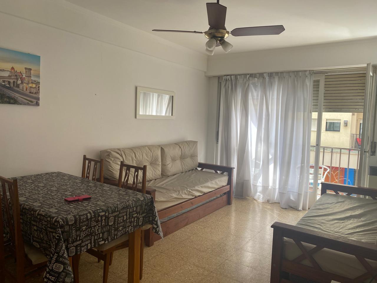 Departamento en venta 1 ambiente a la calle con balcon.