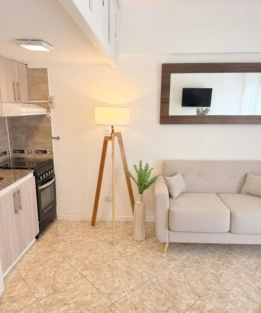 Departamento en venta 1 ambiente dividido a la calle. 3