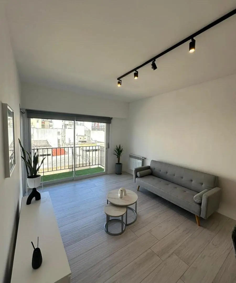 Departamento en venta 4 ambientes con dependencia y balcon terraza. 1