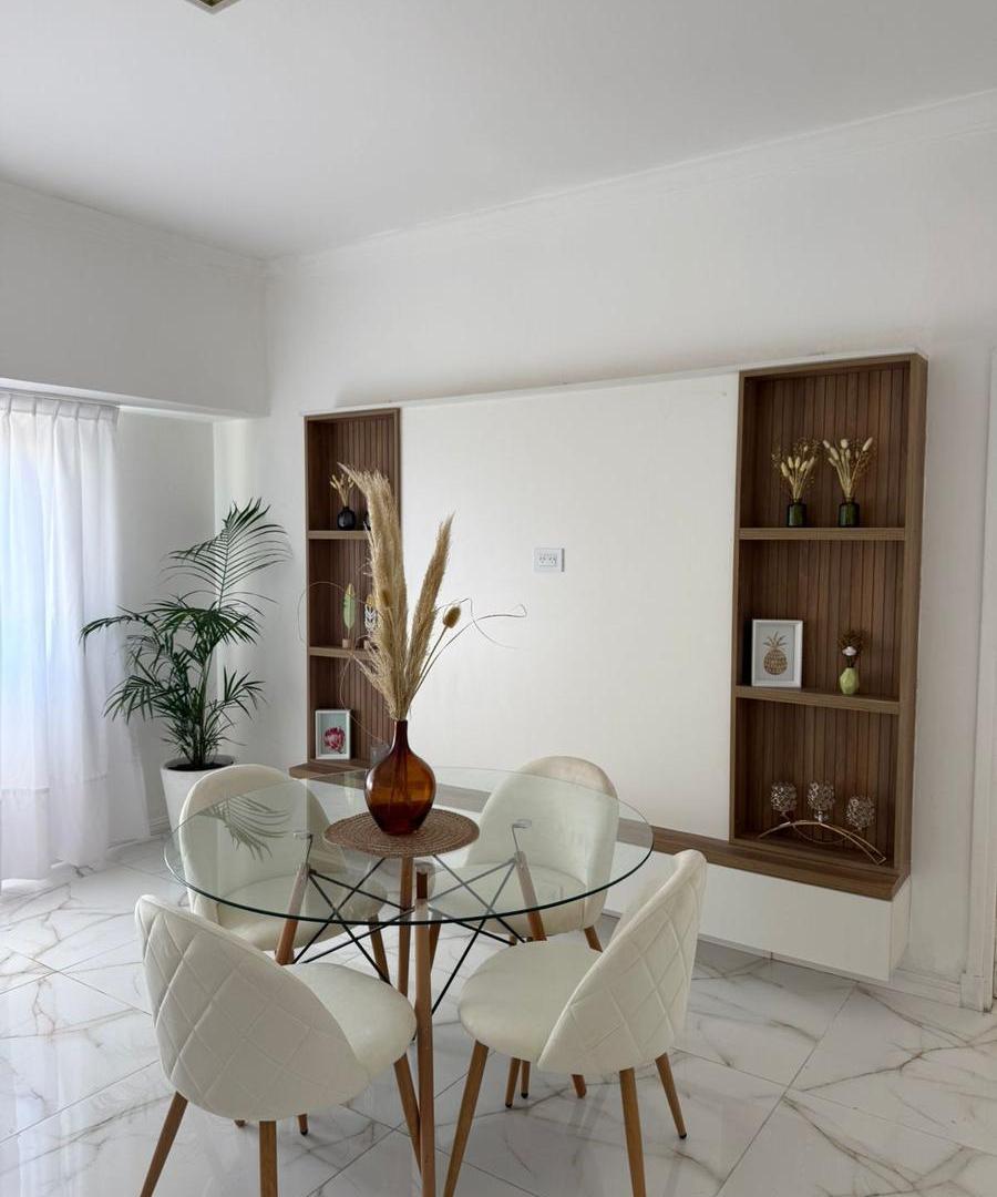 Departamento en venta 3 ambientes a la calle con escritorio.