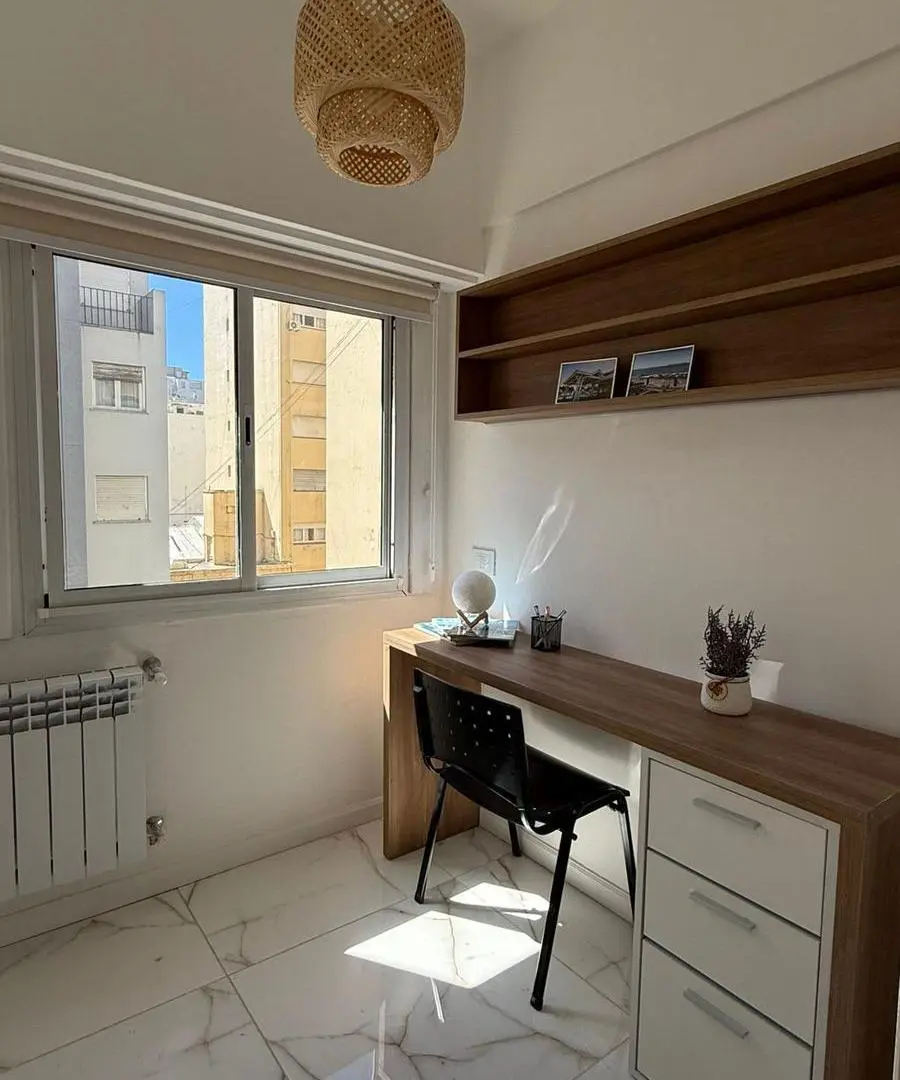 Departamento en venta 3 ambientes a la calle con escritorio. 4