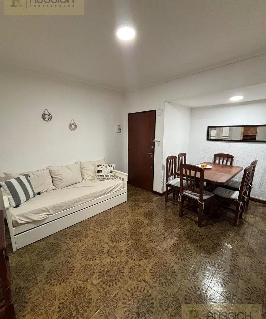 Departamento en venta 2 ambientes al contrafrente con cochera fija 1