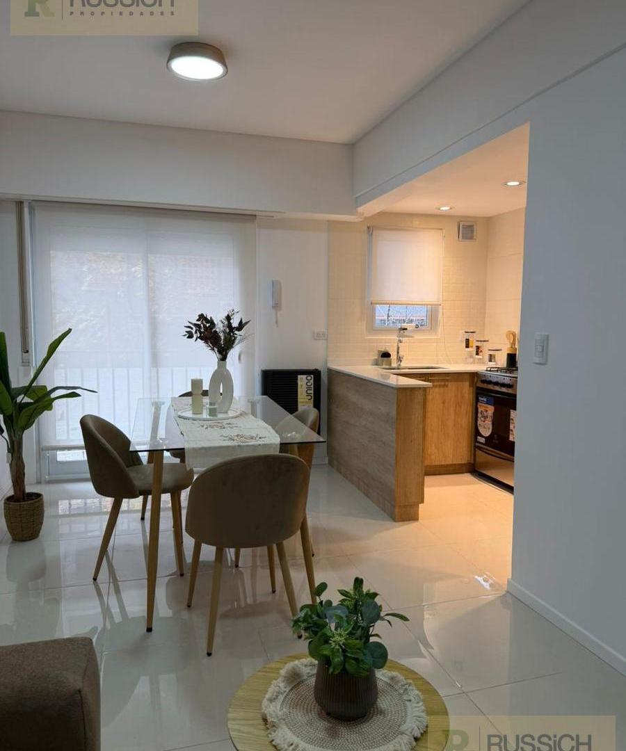 Departamento en venta 3 ambientes a la calle con balcon saliente