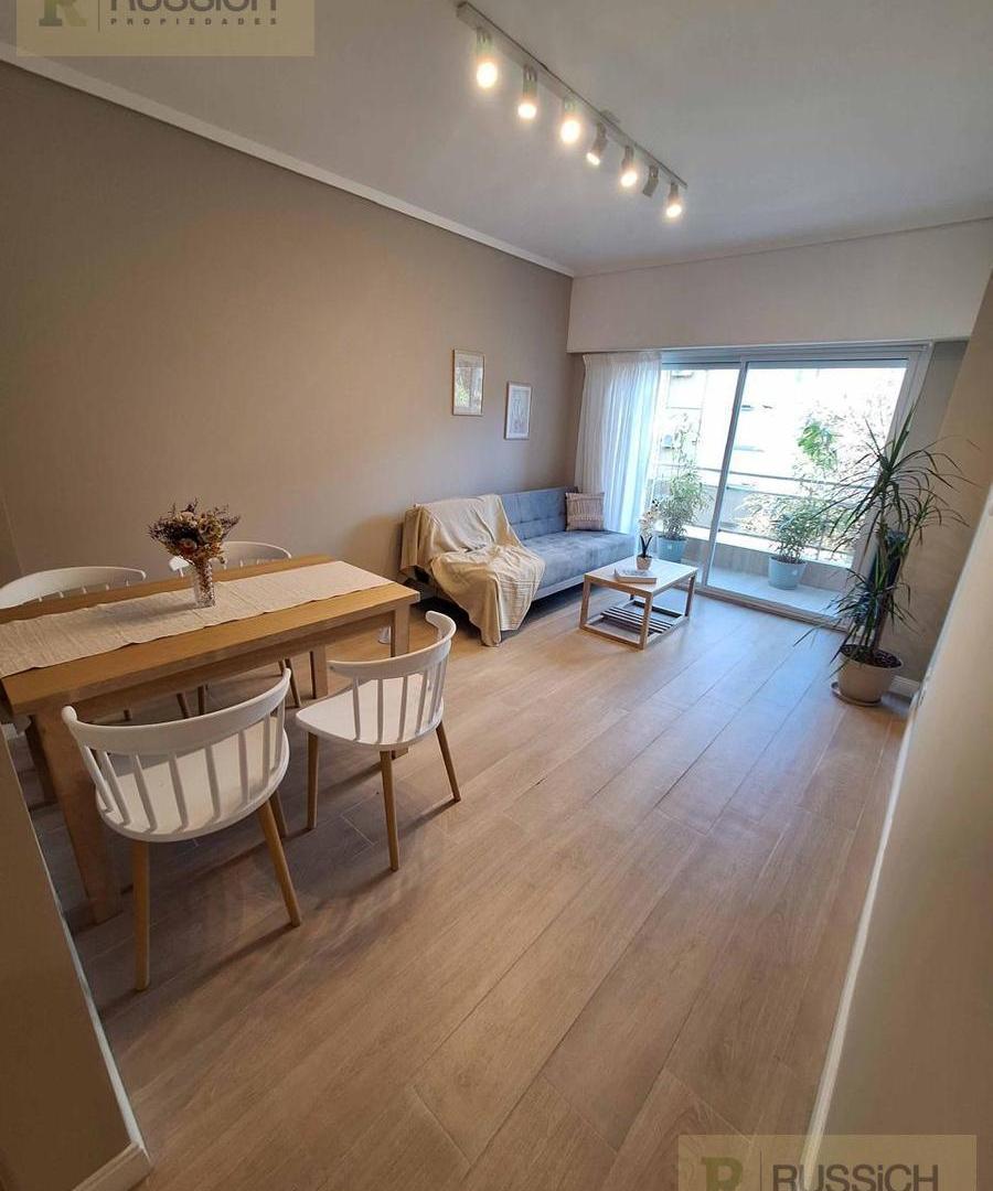 Departamento en venta 2 ambientes a la calle con balcon saliente