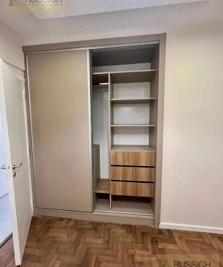 Departamento en venta 3 ambientes a la calle con dependencia y balcon 3