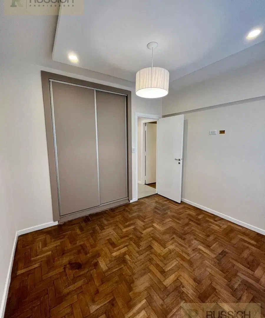 Departamento en venta 3 ambientes a la calle con dependencia y balcon 4