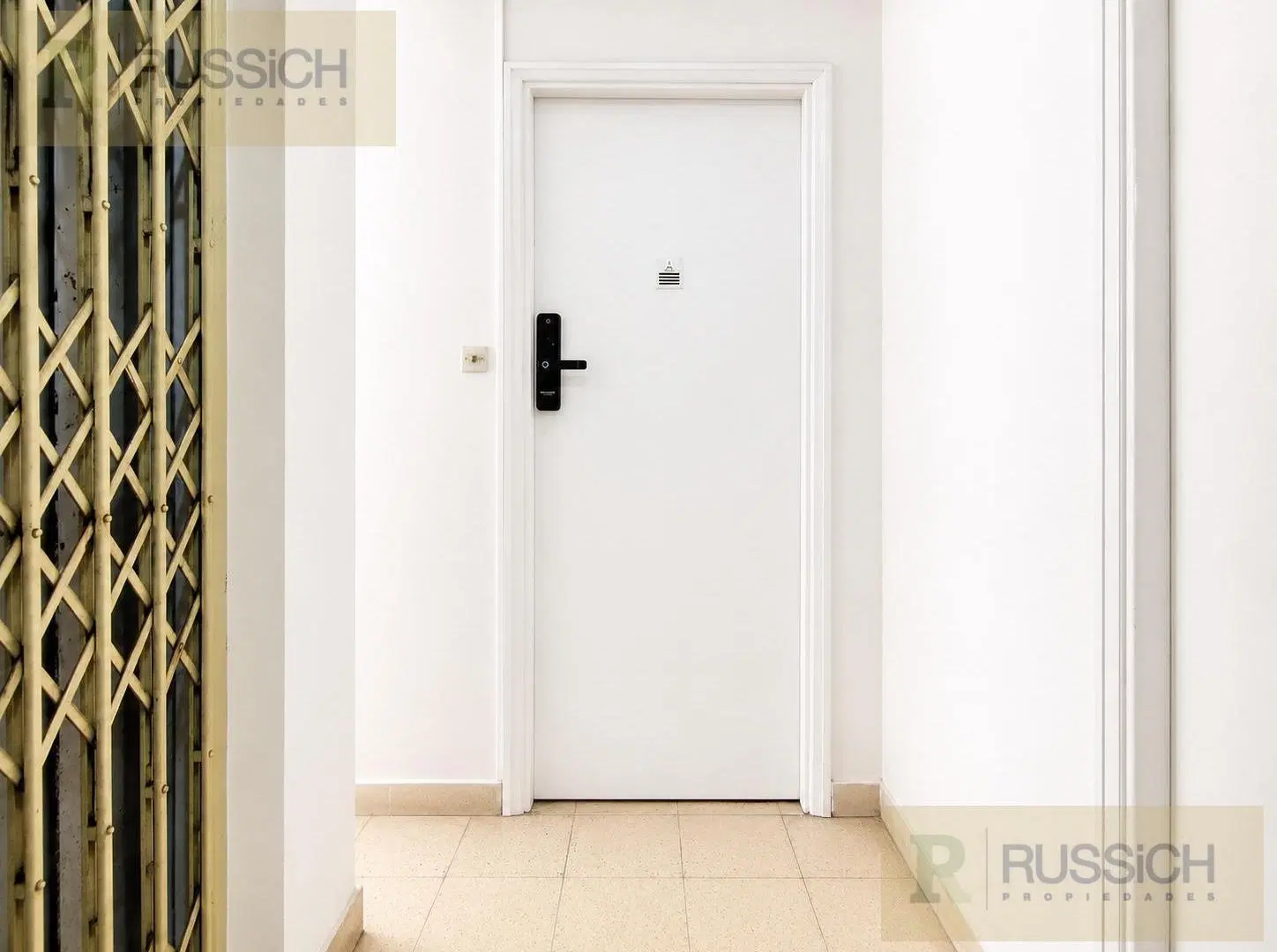 Departamento en venta 2 ambientes a la calle con balcon frances 2