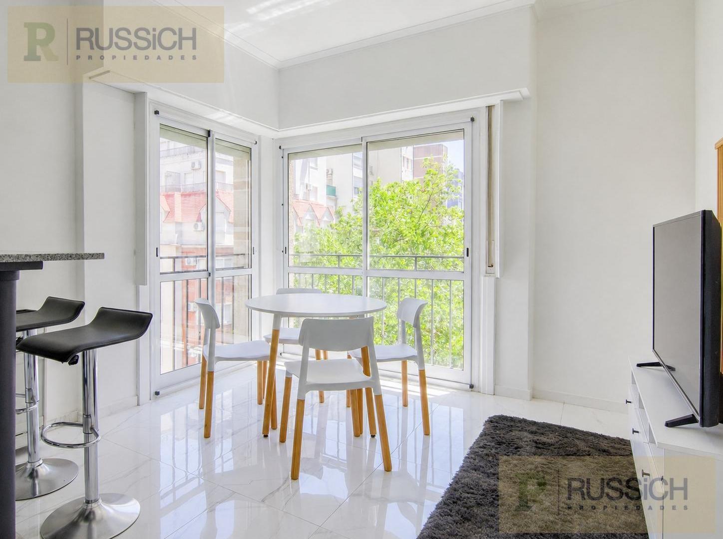 Departamento en venta 2 ambientes a la calle con balcon frances