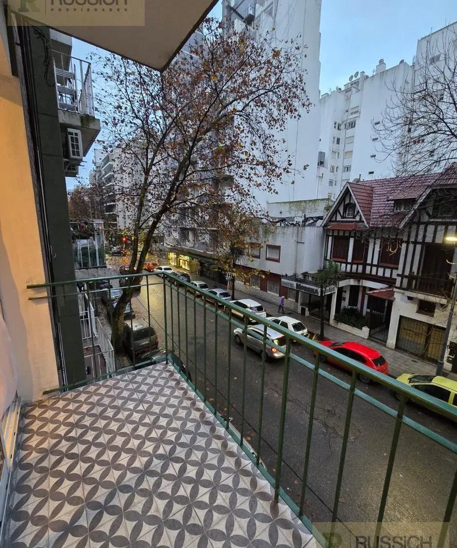 Departamento de 2 Amb. con Dependencias, reciclado a nuevo, c/balcón a la calle Mar del Plata 5