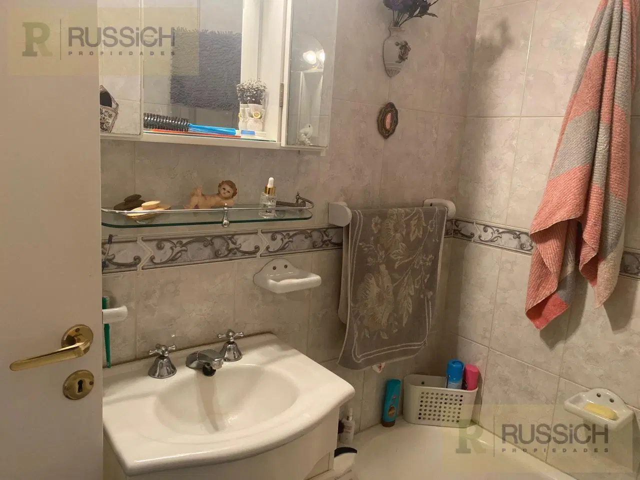 Departamento en venta 2 ambientes a la calle con vista a plaza Colon 8