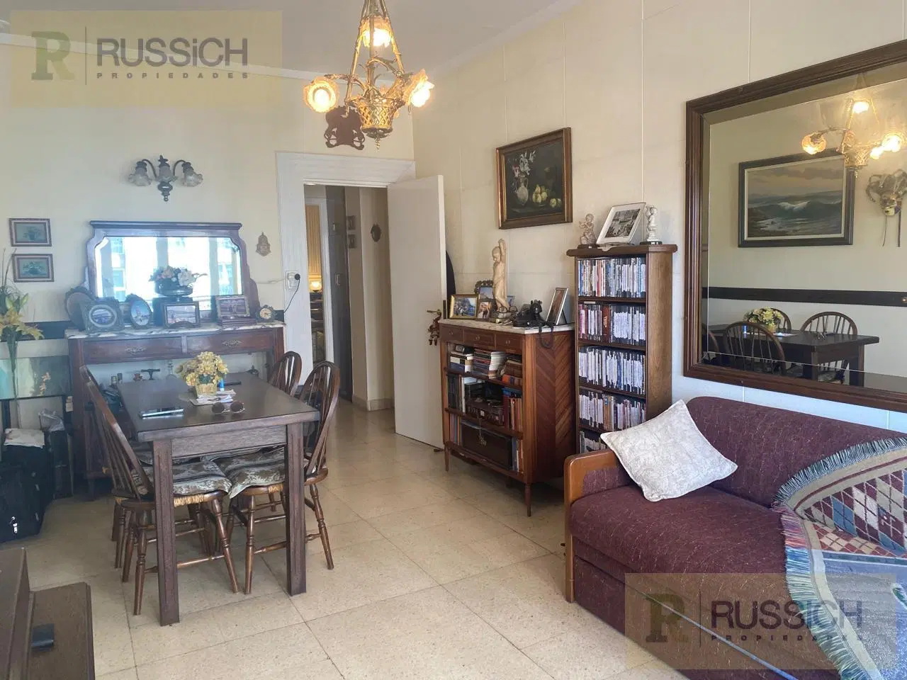 Departamento en venta 2 ambientes a la calle con vista a plaza Colon 1
