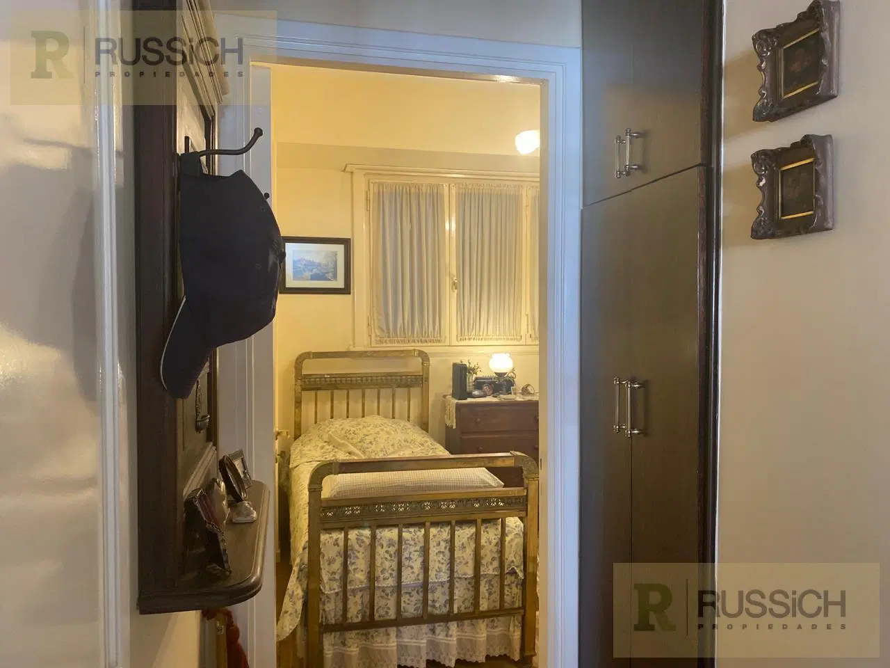 Departamento en venta 2 ambientes a la calle con vista a plaza Colon 3