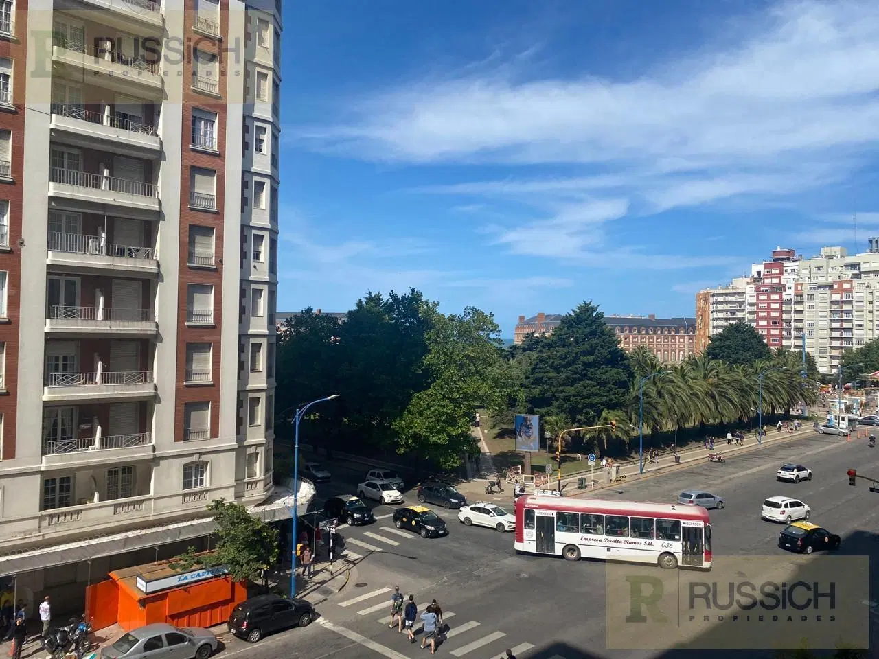 Departamento en venta 2 ambientes a la calle con vista a plaza Colon 5