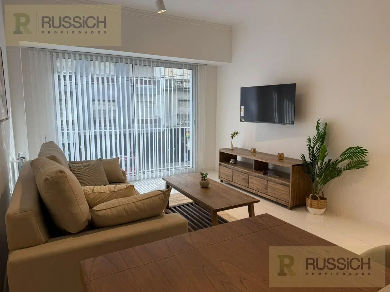 Departamento de 3 ambientes a la calle, con balcon 5
