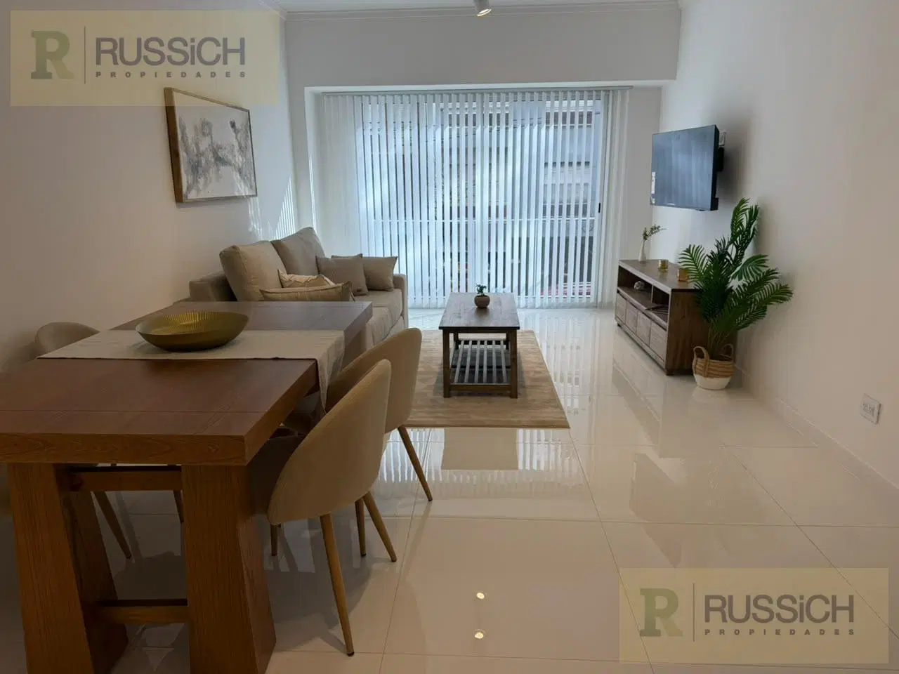 Departamento de 3 ambientes a la calle, con balcon 4