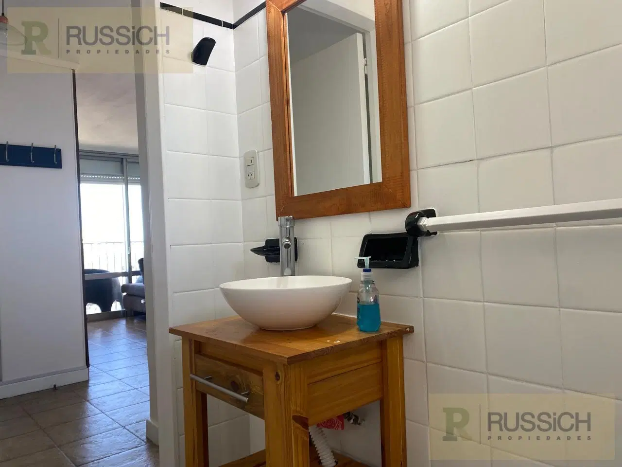 Departamento en venta de 2 ambientes con vista lateral al Torreon 8
