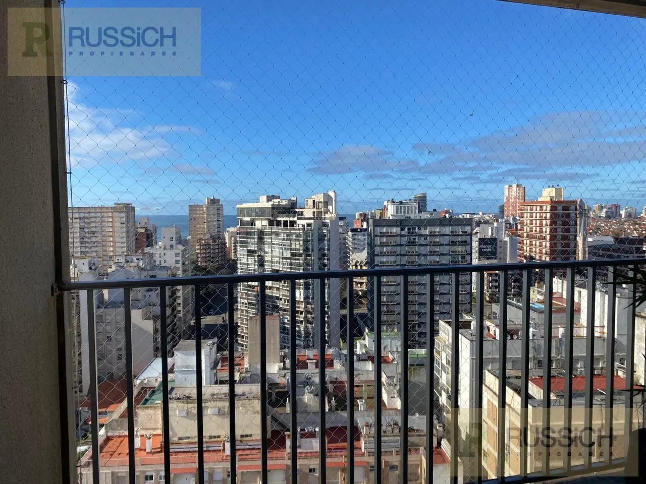 Departamento en venta de 2 ambientes con vista lateral al Torreon 3
