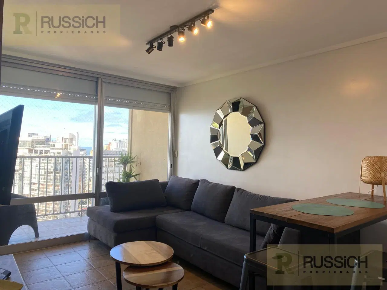 Departamento en venta de 2 ambientes con vista lateral al Torreon 1