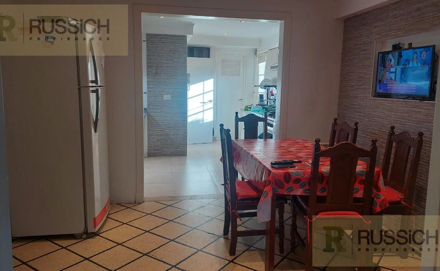 Chalet de 5 ambientes en esquina, barrio Guemes 8