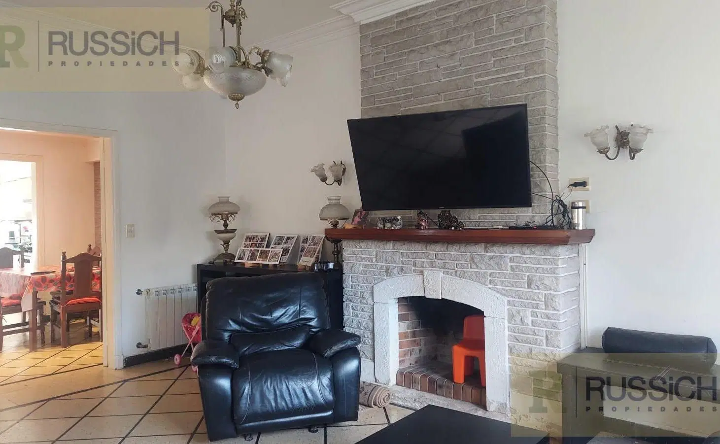 Chalet de 5 ambientes en esquina, barrio Guemes 5