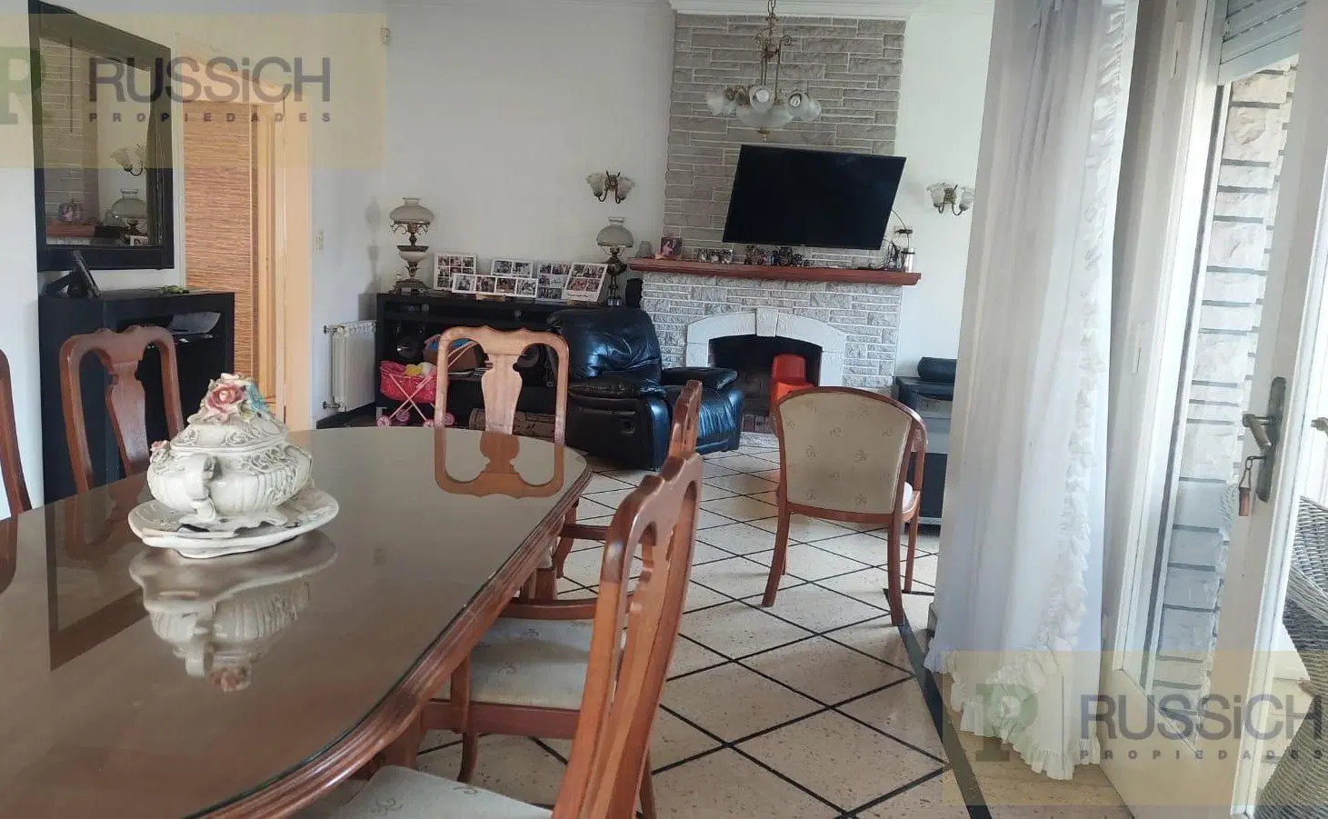 Chalet de 5 ambientes en esquina, barrio Guemes 2