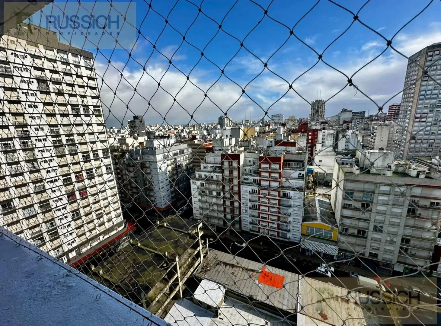 Departamento en venta 2 mbientes al contrafrente con cochera 8