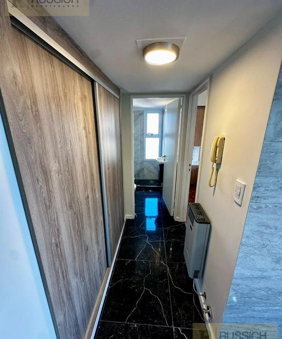 Departamento en venta 2 mbientes al contrafrente con cochera 1