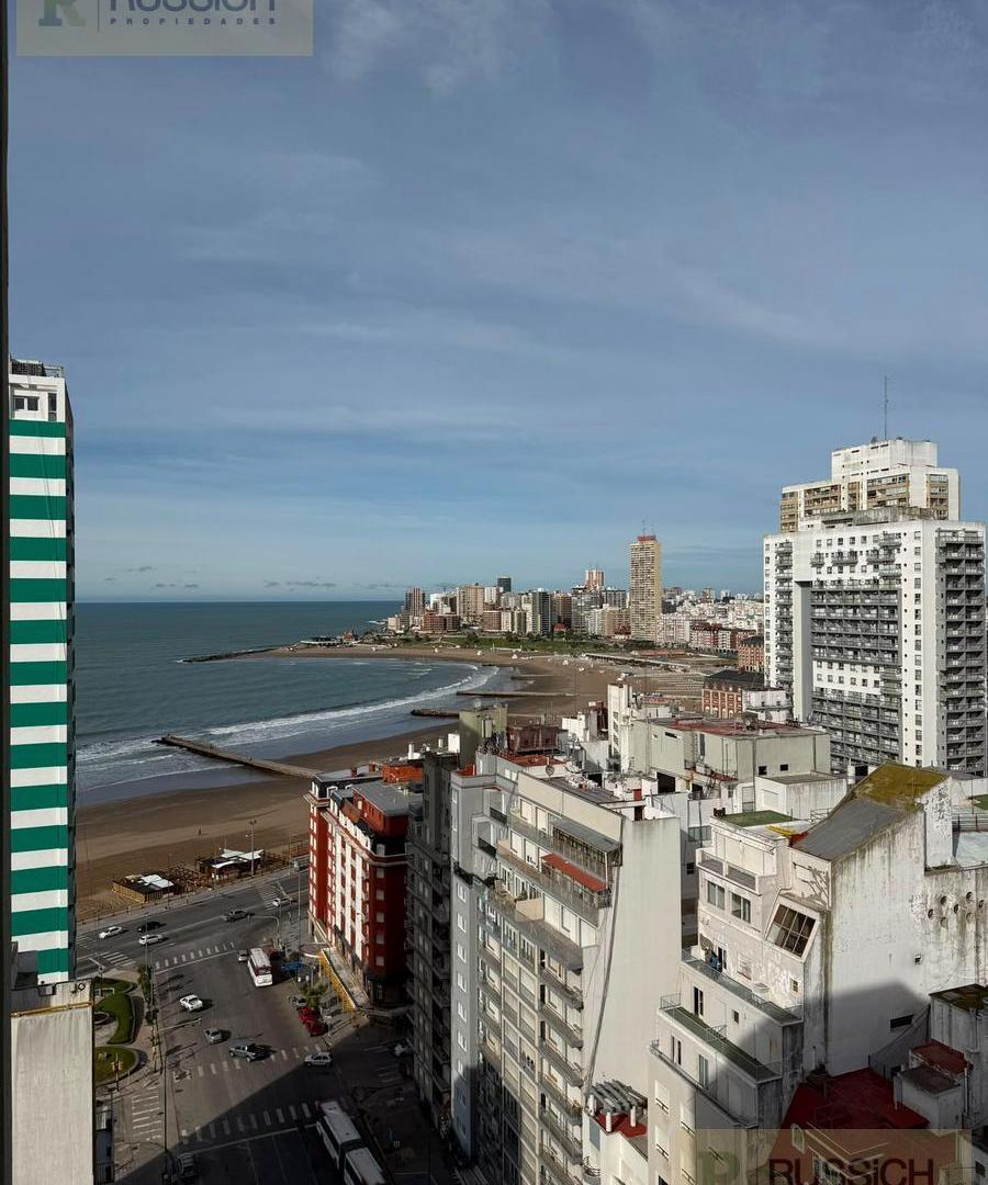 Foto de Departamento de 3 ambientesa la calle con balcon, vista al mar y cochera, imagen 5